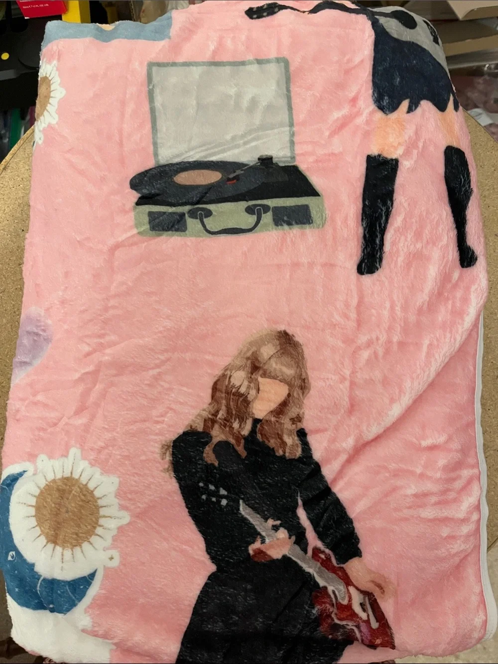 Plush Pink Graphic Throw Blanket with Musician and Turntable Design